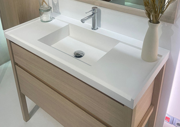Mueble de baño RAK de AJA en madera natural con espejo LED - Pivita